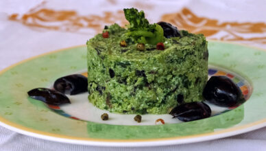 Broccoli ripassati con ricotta e olive nere, la ricetta siciliana