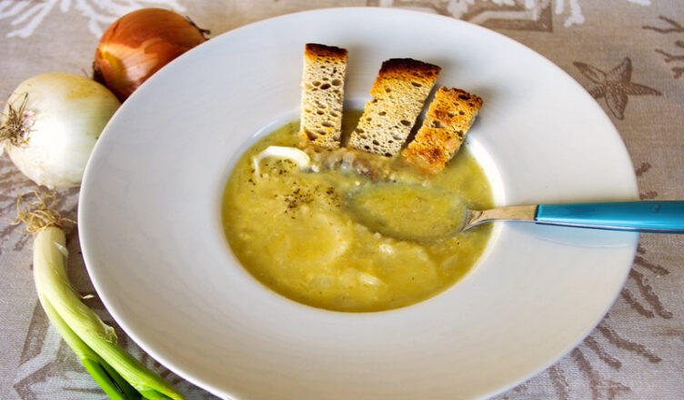 Zuppa di cipolle, la ricetta tradizionale piemontese