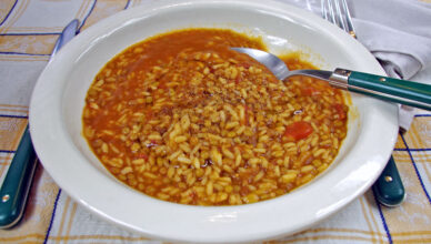 Minestra di riso e lenticchie, ricetta tradizionale umbra