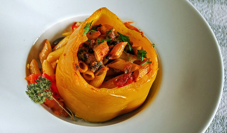 Peperoni ripieni di pasta, la squisita e originale ricetta napoletana